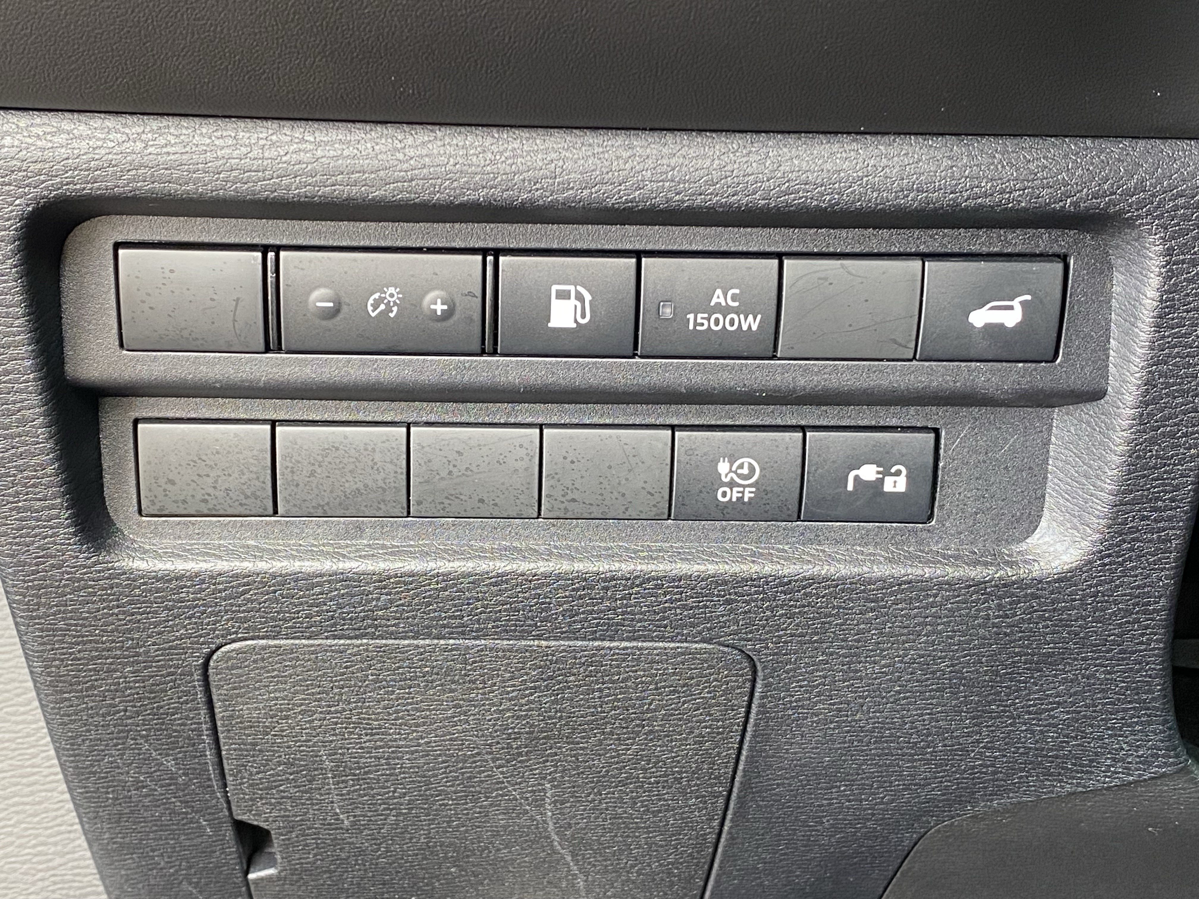 Used 2024 Mitsubishi Outlander SEL AWD/4WD image 32