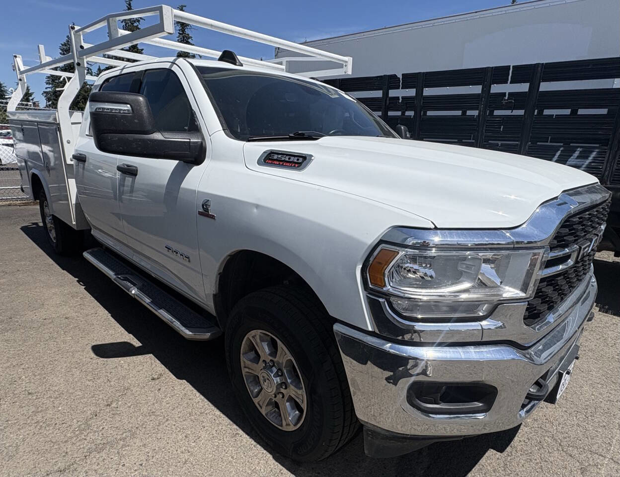 Used 2023 RAM 3500 Big Horn w/ Level 1 Equipment Group AWD/4WD image 4
