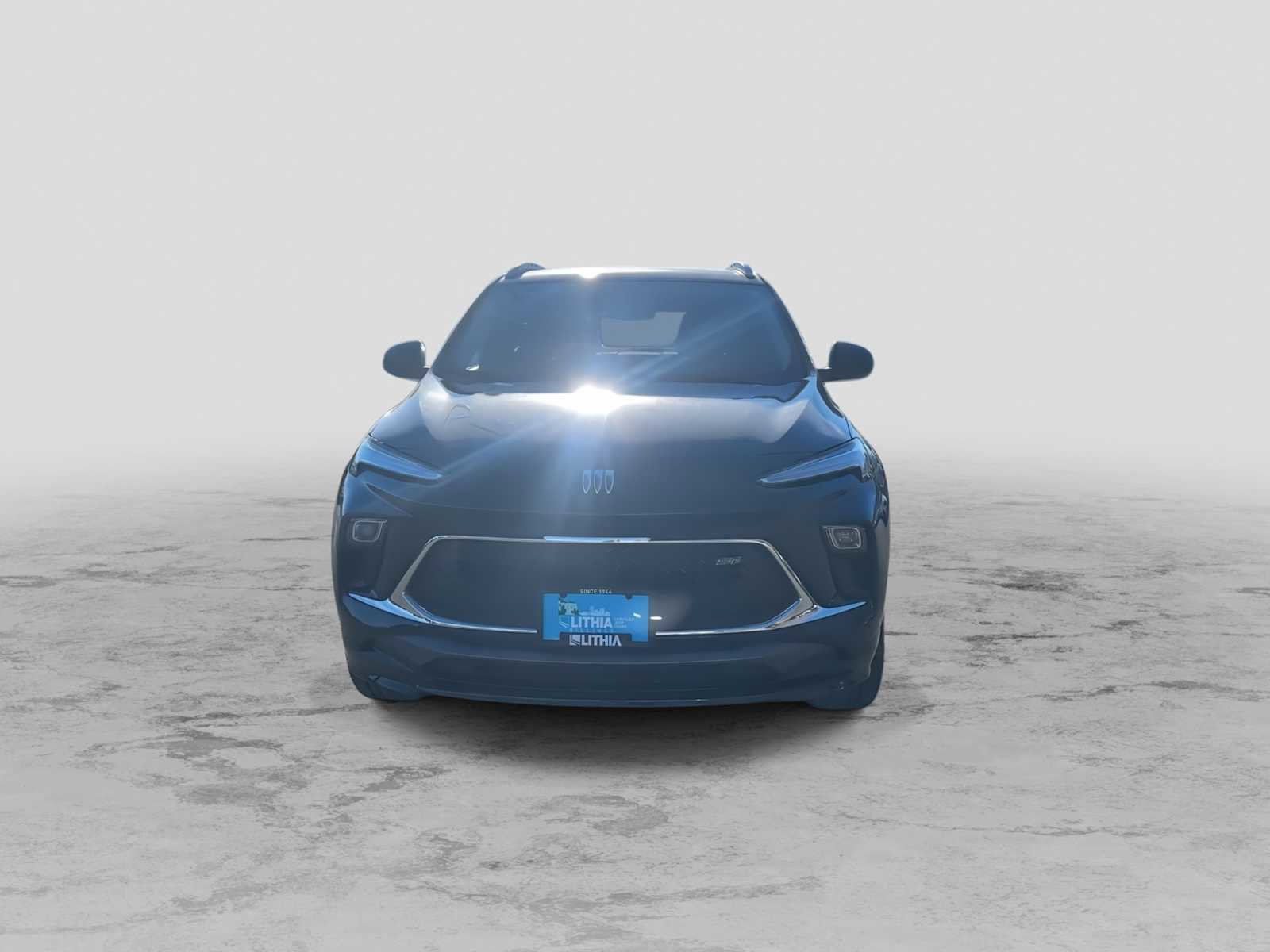 Used 2024 Buick Encore GX Sport Touring image 3