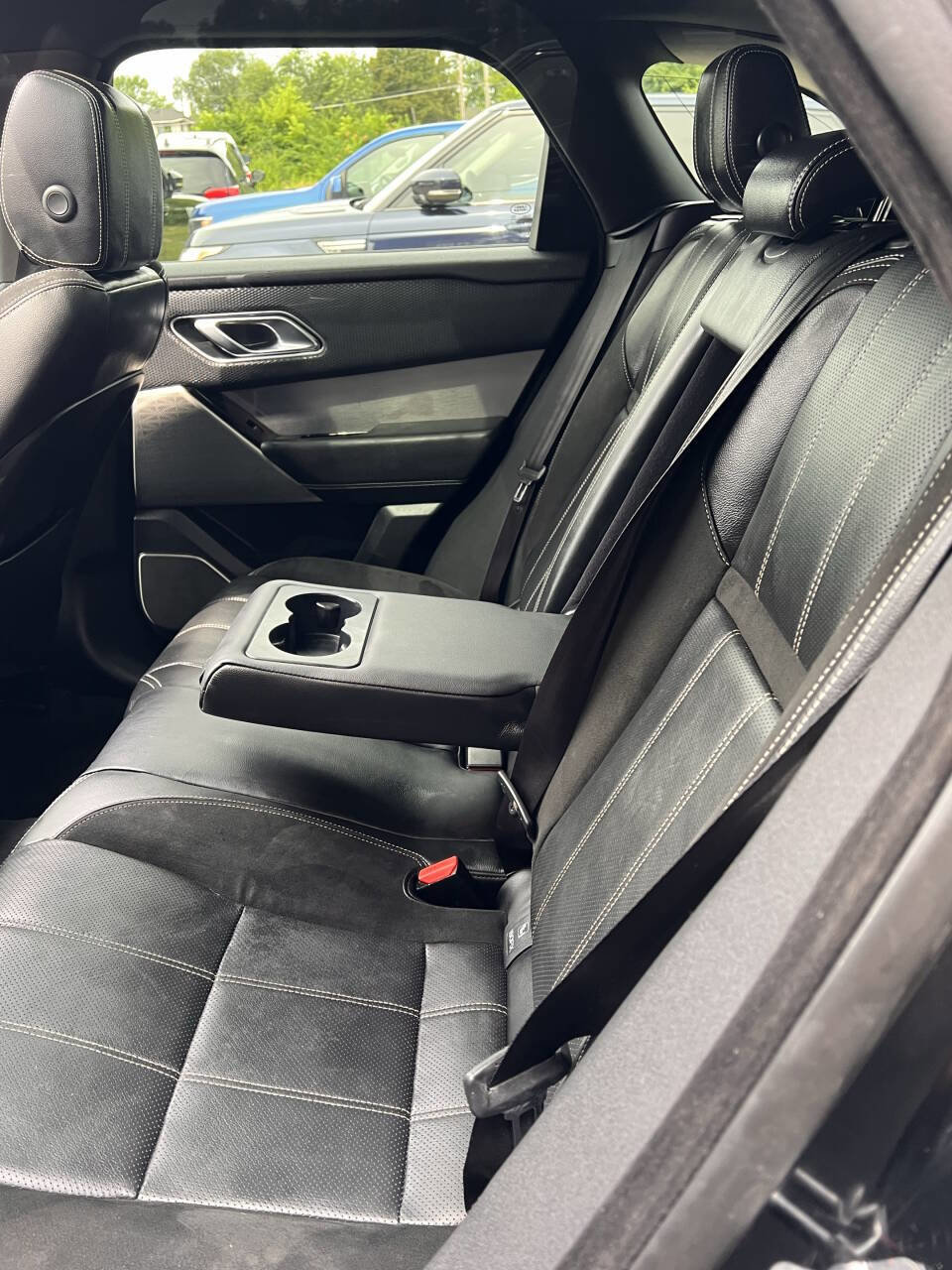 Used 2018 Land Rover Range Rover Velar R-Dynamic SE image 13