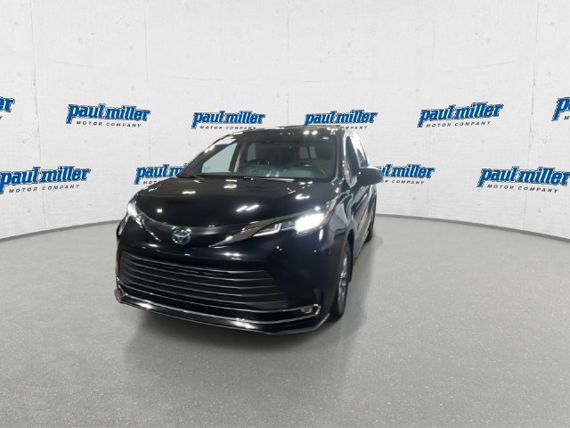 Used 2022 Toyota Sienna XLE FWD image 4