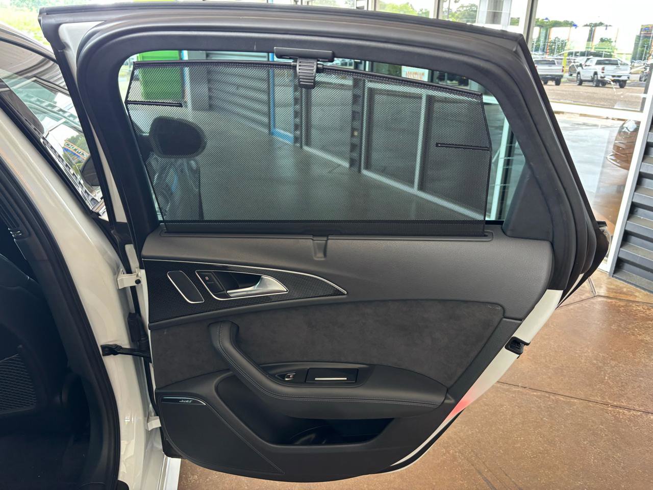 Used 2017 Audi S6 Prestige w/ Prestige Package image 27