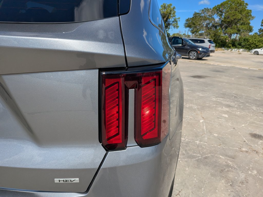 Certified 2025 Kia Sorento EX FWD image 11