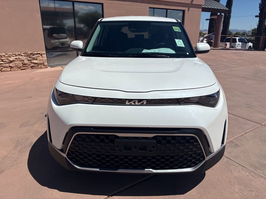Used 2025 Kia Soul LX image 11