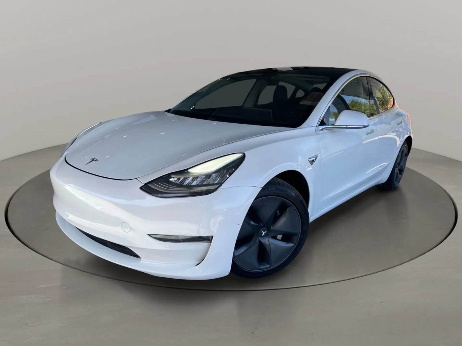 Used 2020 Tesla Model 3 Standard Range RWD image 1