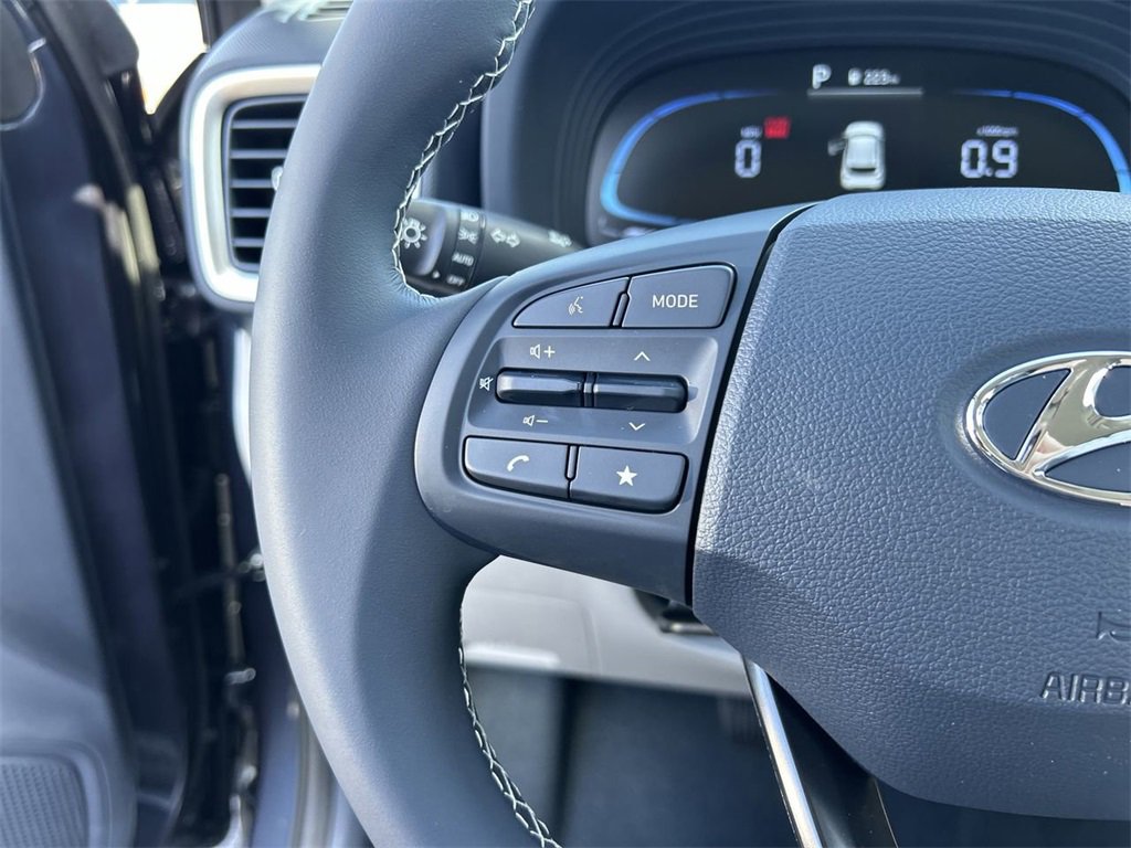 New 2025 Hyundai Venue Limited image 27