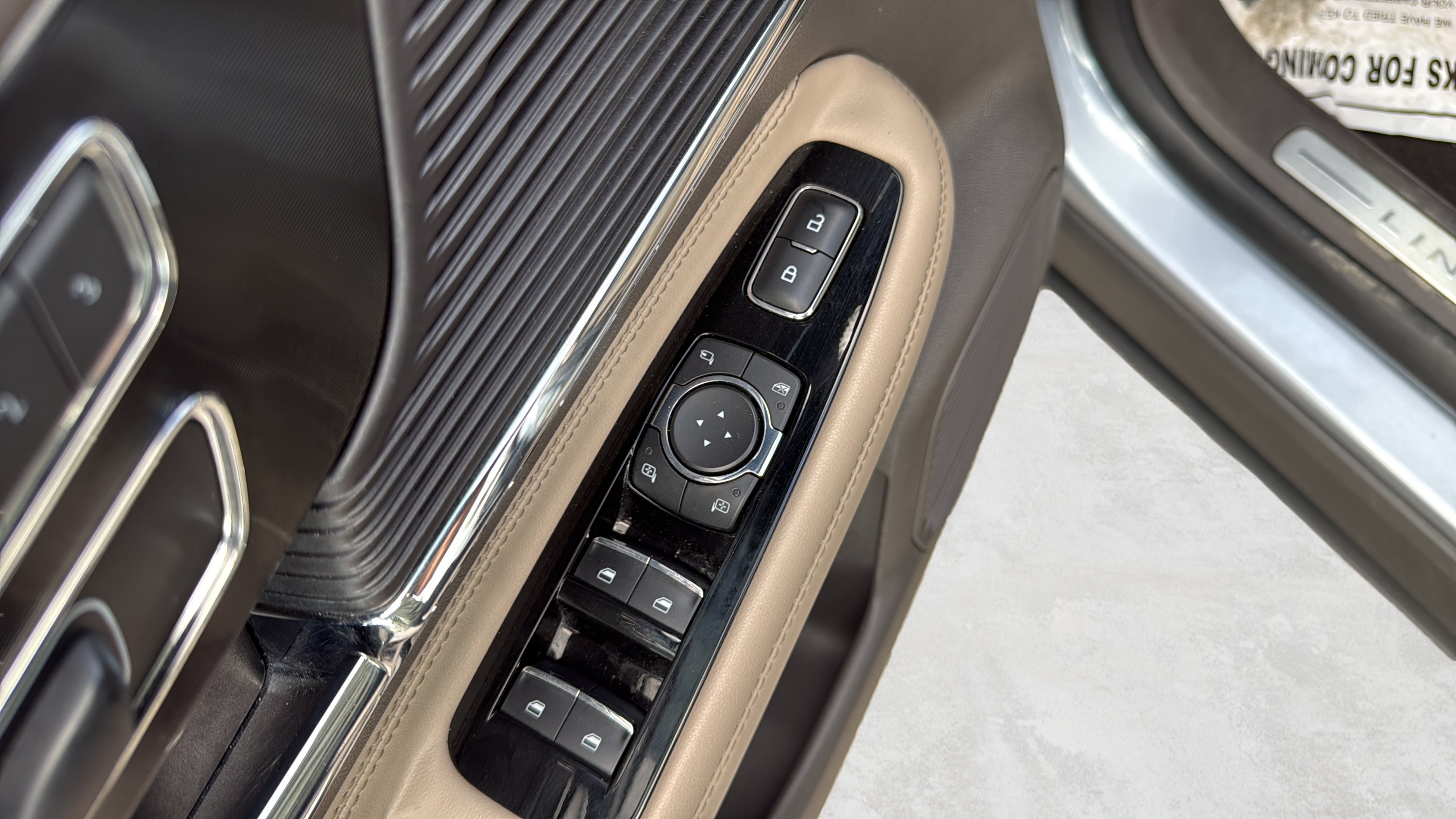 Used 2022 Lincoln Corsair FWD image 11