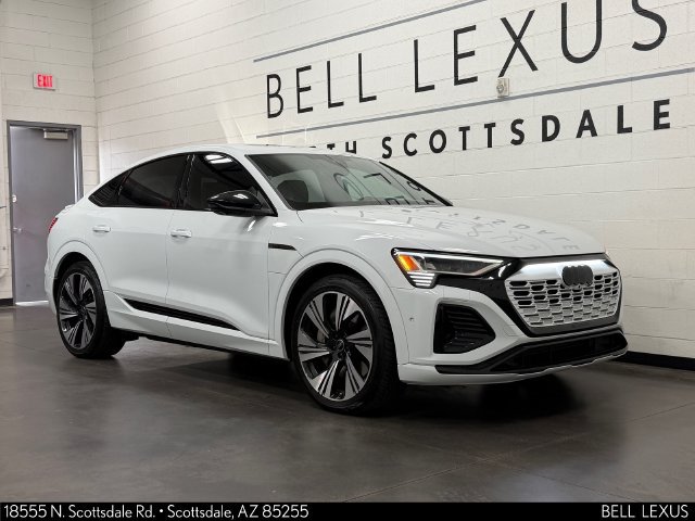 Used 2024 Audi Q8 e-tron Prestige w/ Prestige Package AWD/4WD image 2