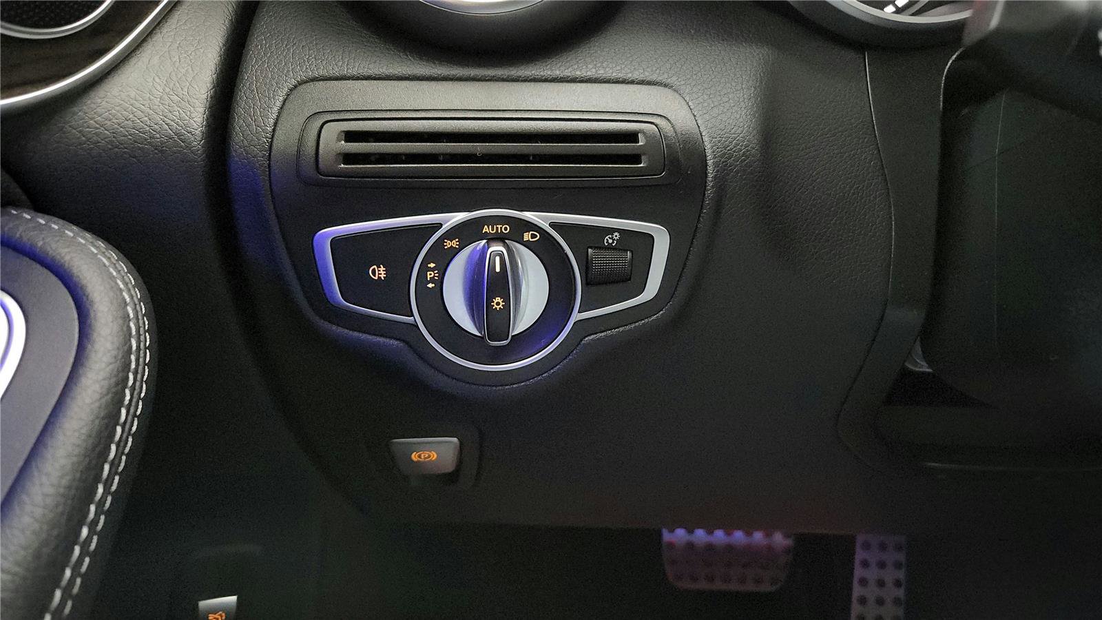 Used 2020 Mercedes-Benz GLC 300 4MATIC image 31