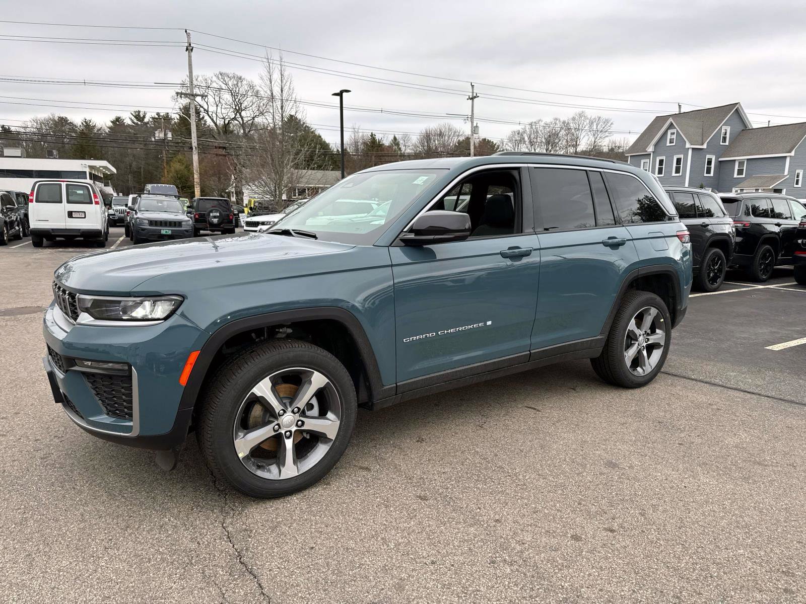 New 2026 Jeep Grand Cherokee Limited AWD/4WD image 4