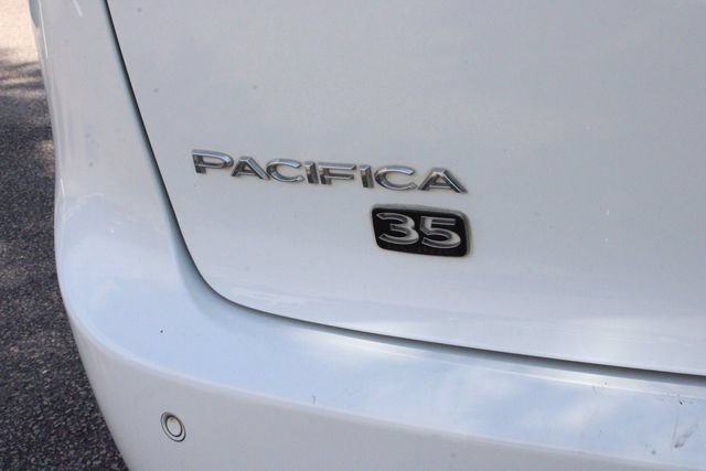 Used 2020 Chrysler Pacifica Limited FWD image 41
