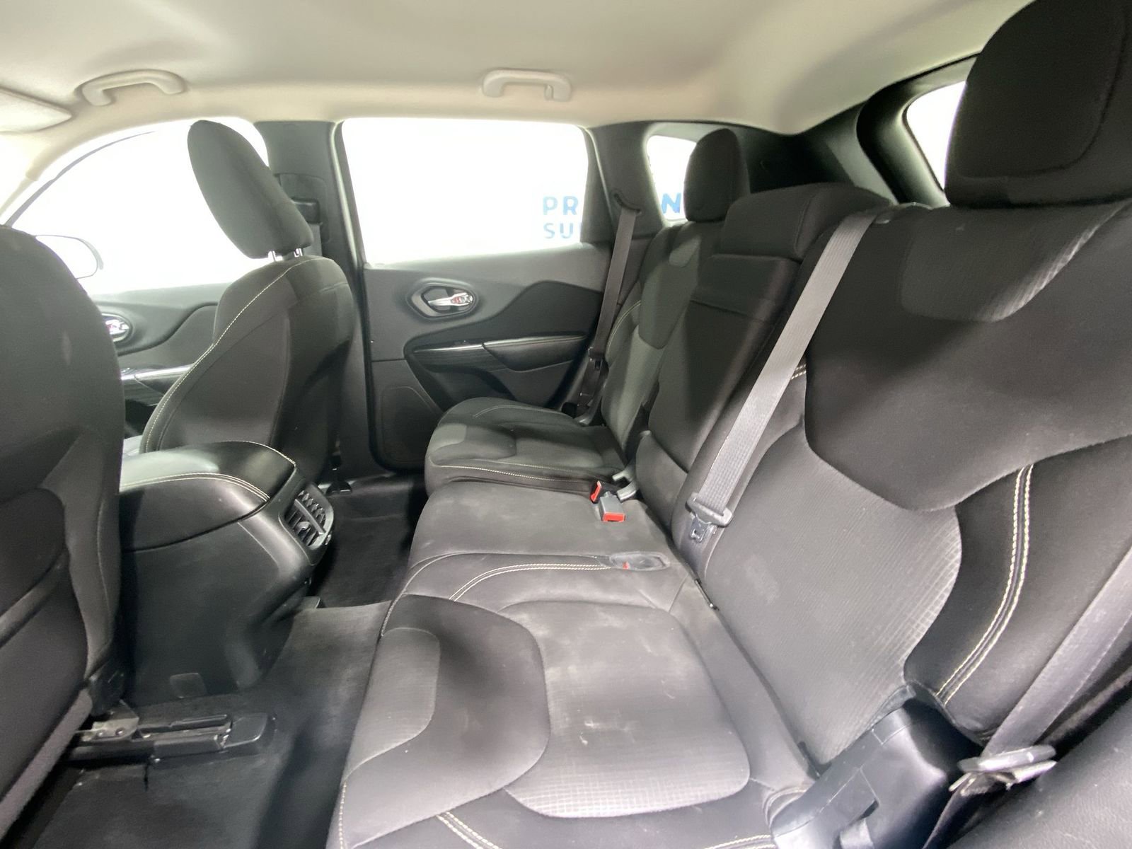 Used 2015 Jeep Cherokee Latitude image 21