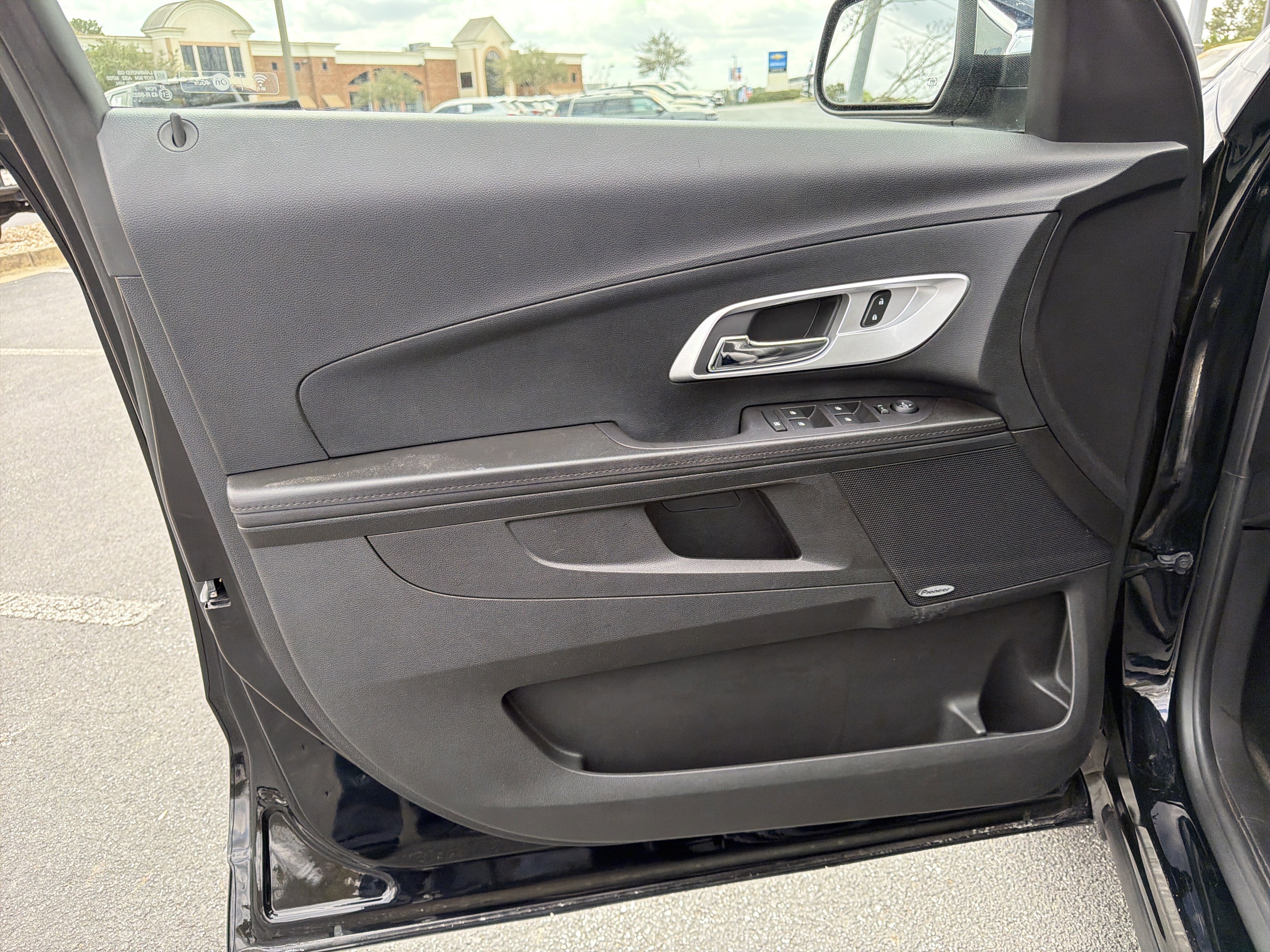 Used 2017 Chevrolet Equinox Premier w/ Enhanced Convenience Package image 10