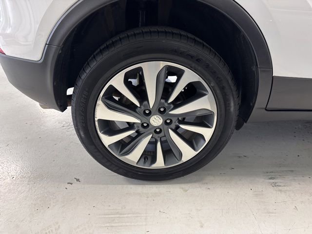 Used 2020 Buick Encore Essence AWD/4WD image 40