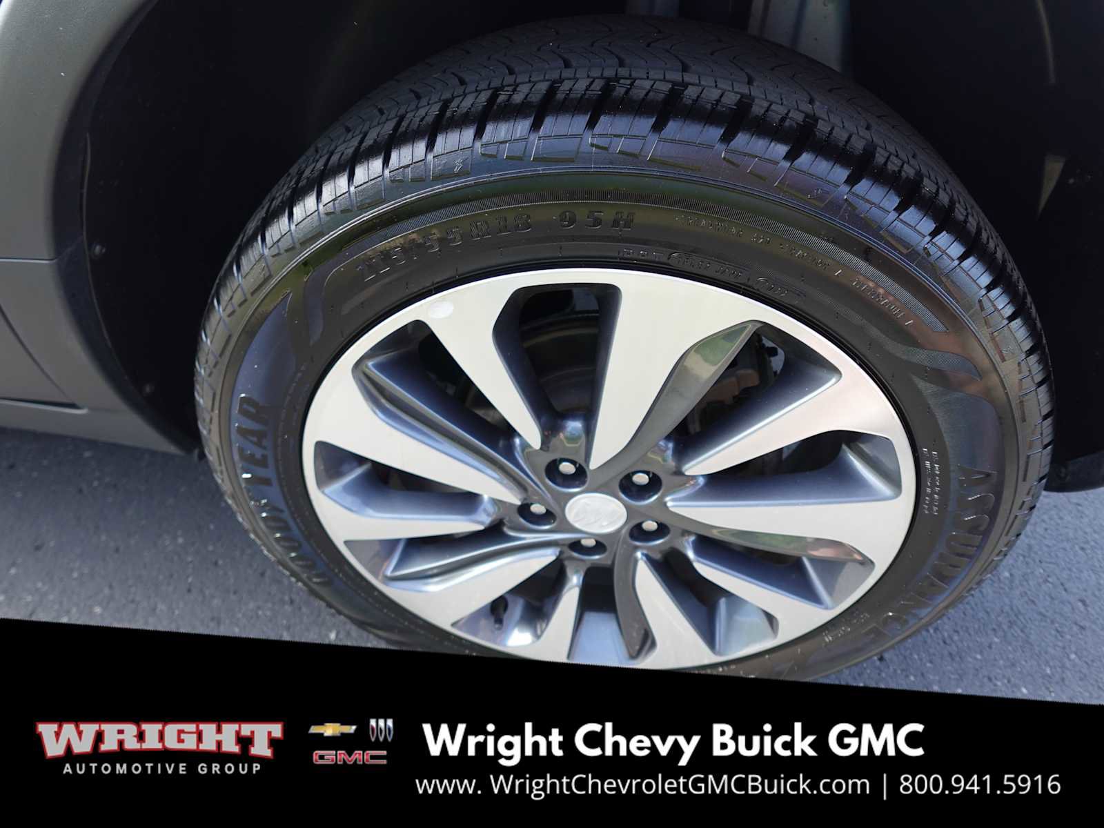 Used 2022 Buick Encore Preferred w/ Safety Package image 31