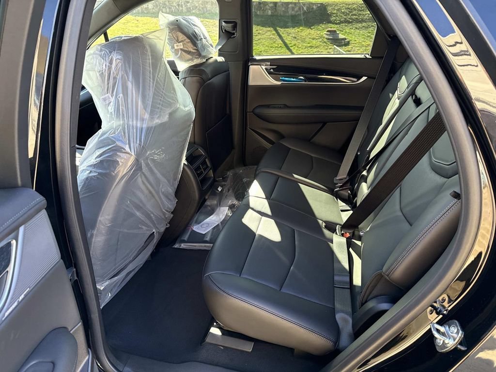 New 2026 Cadillac XT5 Premium Luxury w/ LPO, Floor Liner Package FWD image 9