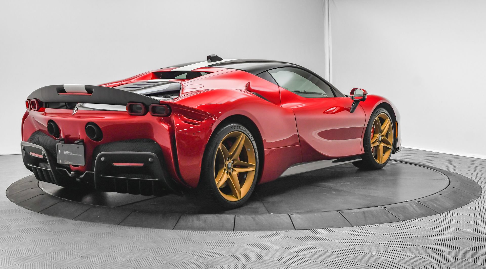 Used 2023 Ferrari SF90 Stradale AWD/4WD image 8