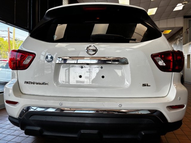 Used 2020 Nissan Pathfinder SL image 9