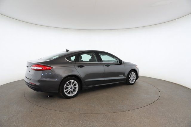 Used 2019 Ford Fusion SE image 19