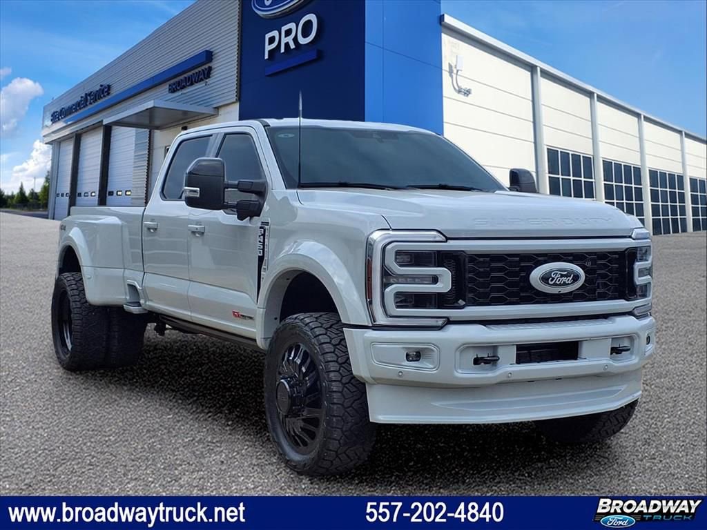 New 2025 Ford F450 Platinum image 1
