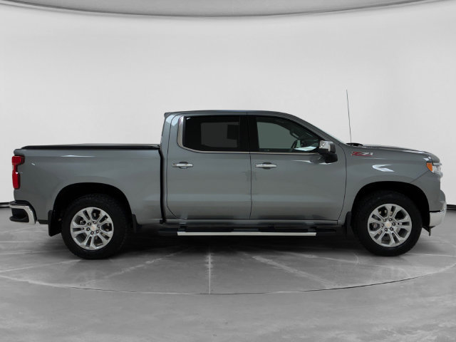 Used 2025 Chevrolet Silverado 1500 LTZ AWD/4WD image 2