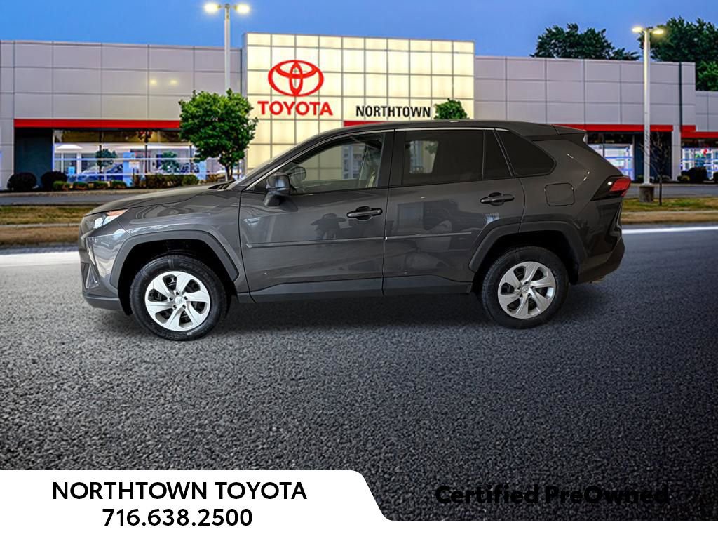 Used 2022 Toyota RAV4 LE AWD/4WD image 2