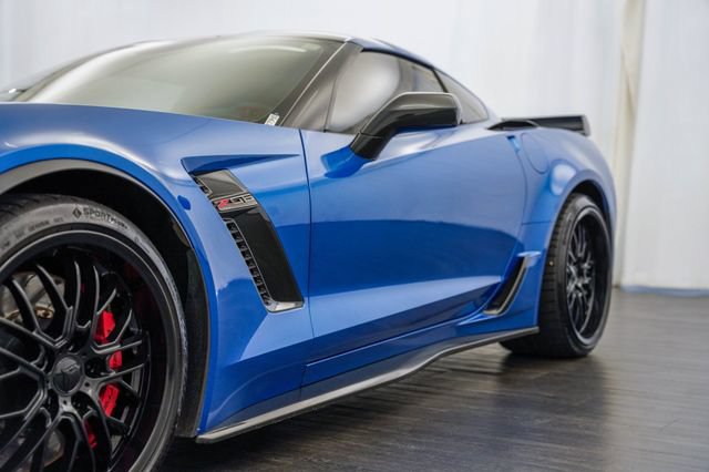 Used 2015 Chevrolet Corvette Z06 w/ 3LZ Preferred Equipment Group RWD image 29
