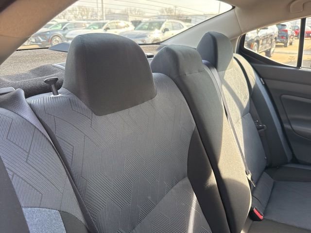 Used 2025 Nissan Versa SV image 40