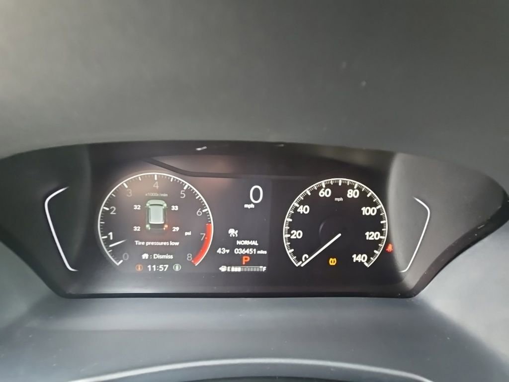 Used 2025 Honda Pilot Touring image 16