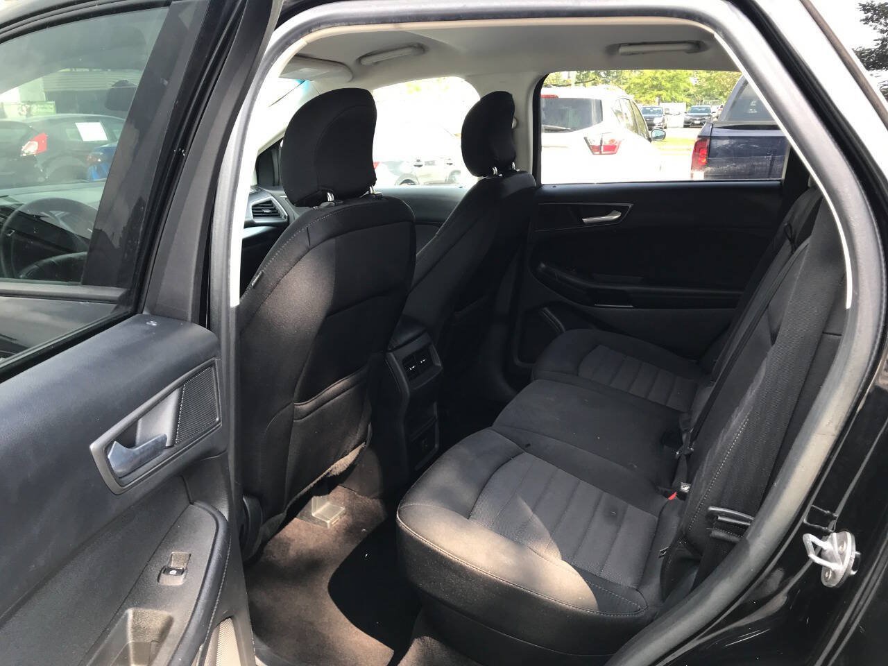 Used 2017 Ford Edge SE AWD/4WD image 10