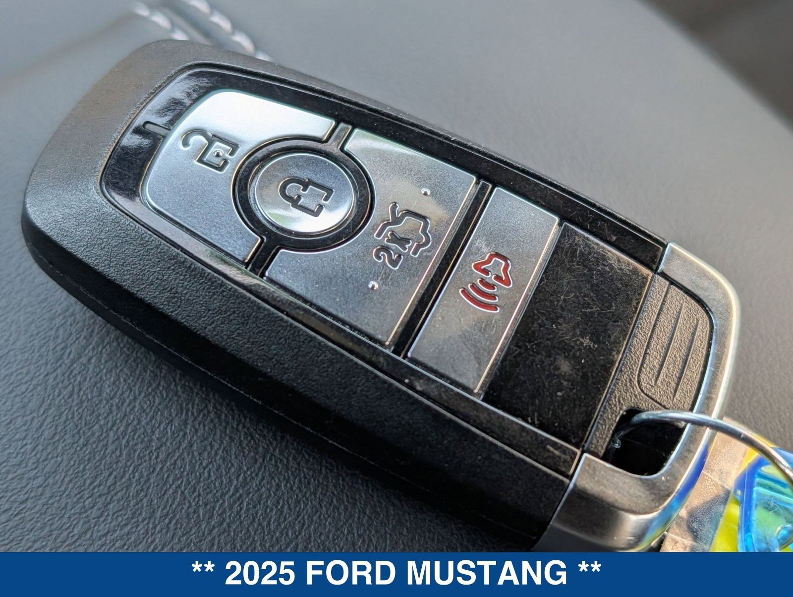 Certified 2025 Ford Mustang Convertible image 30