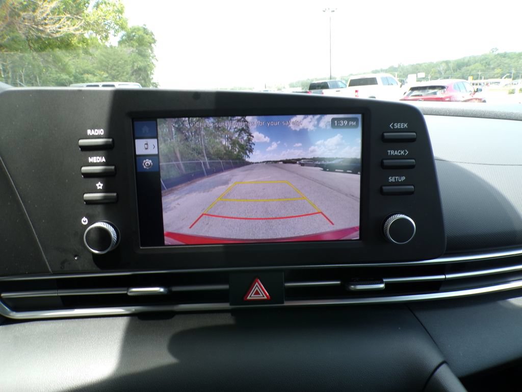 Certified 2025 Hyundai Elantra SE FWD image 26