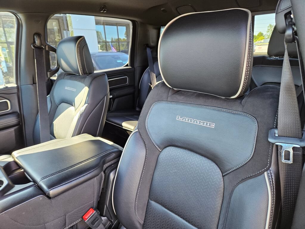 Used 2023 RAM 1500 Laramie AWD/4WD image 19