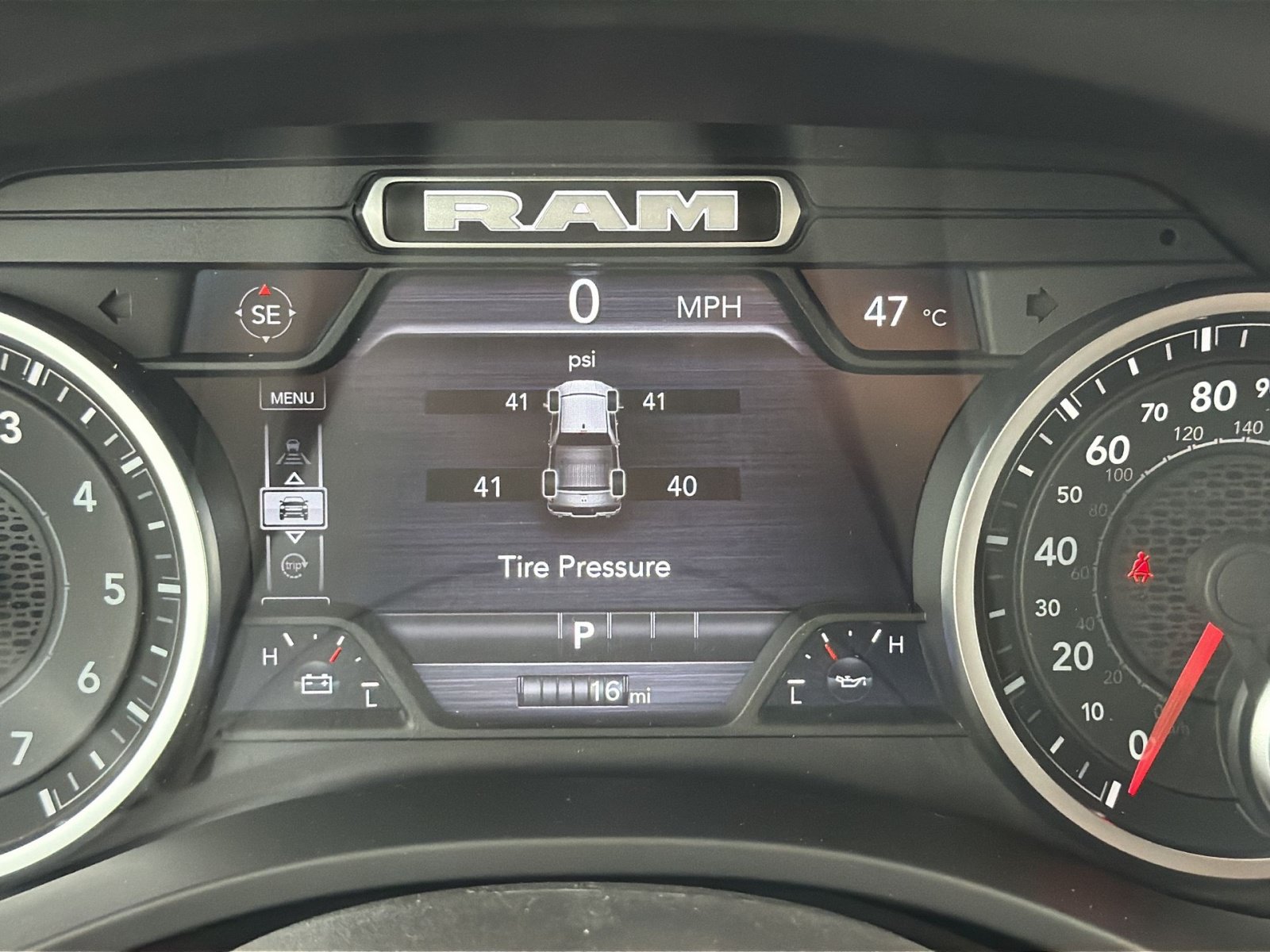New 2026 RAM 1500 Express AWD/4WD image 17