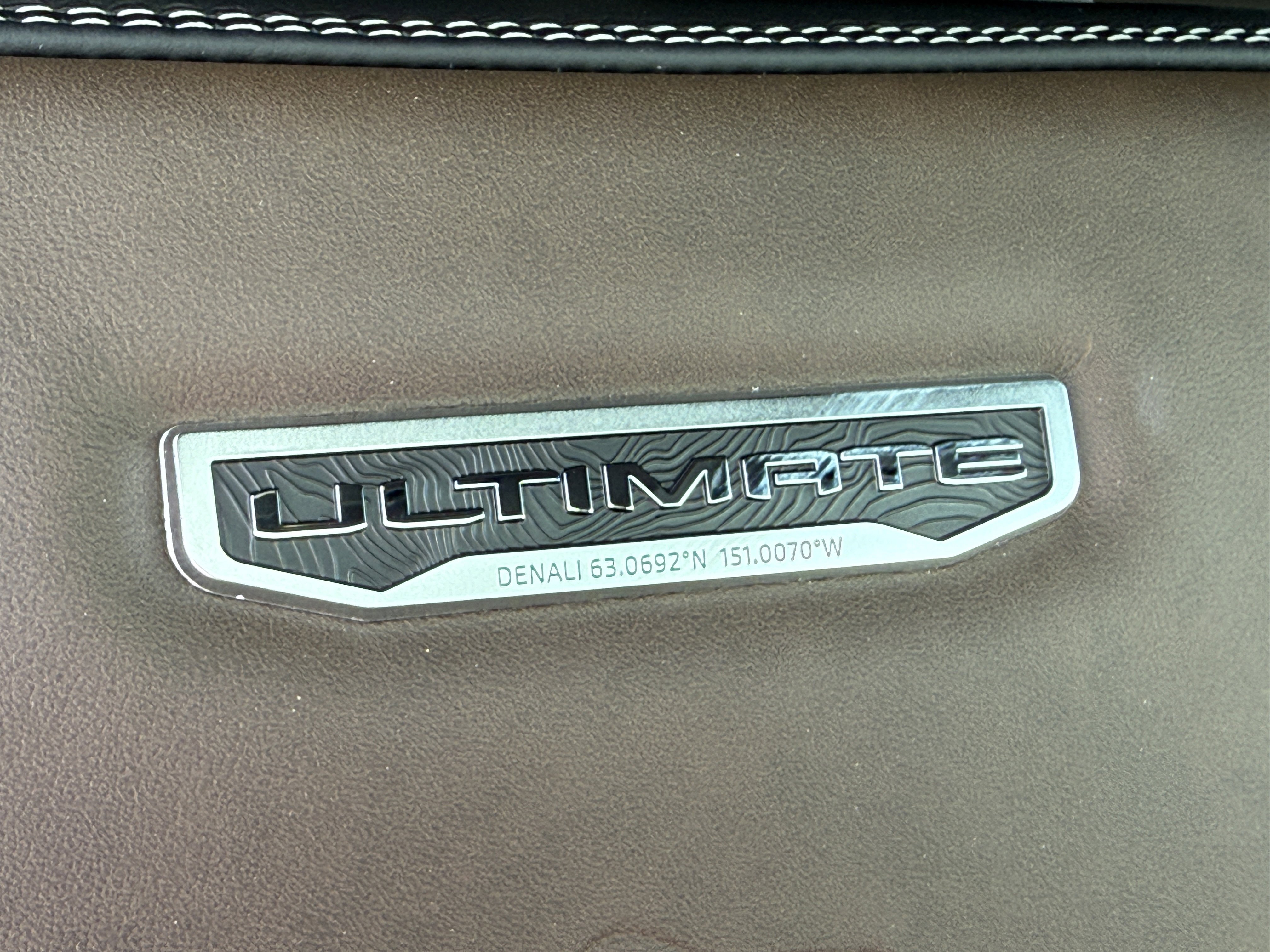 New 2026 GMC Acadia Denali Ultimate w/ LPO, Floor Liner Package AWD/4WD image 10