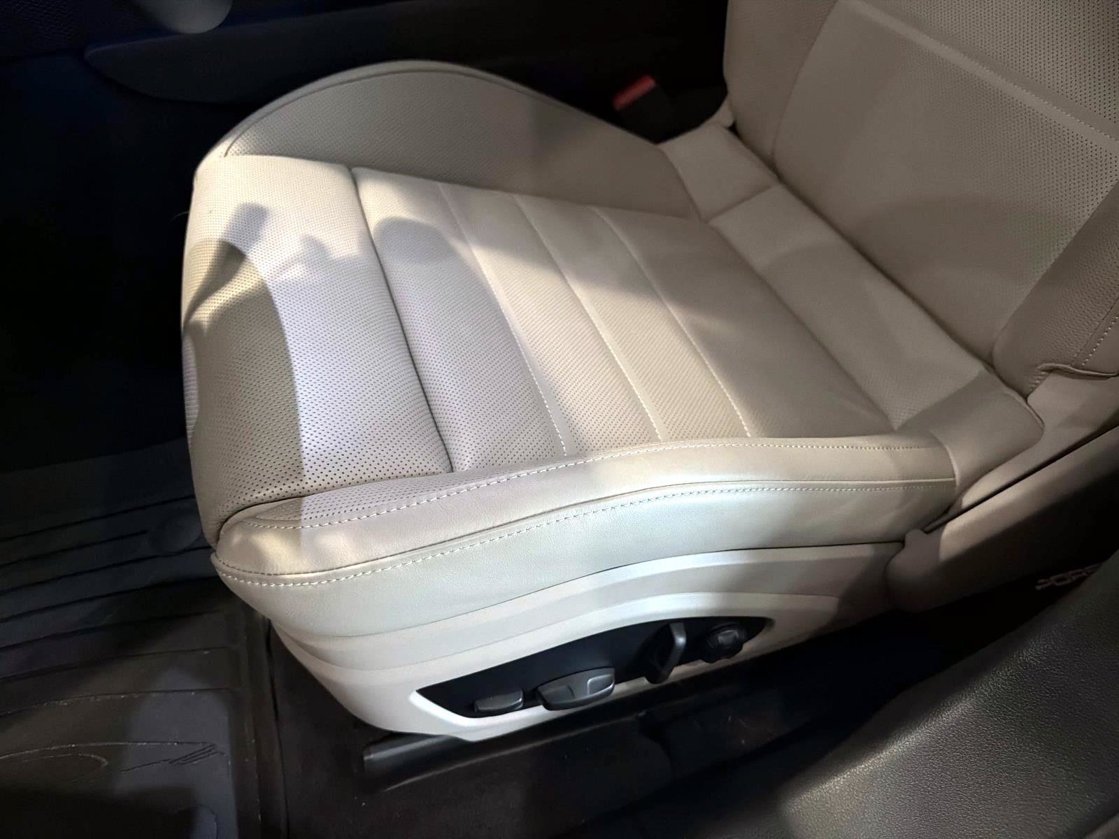 Certified 2025 Porsche Panamera RWD image 20