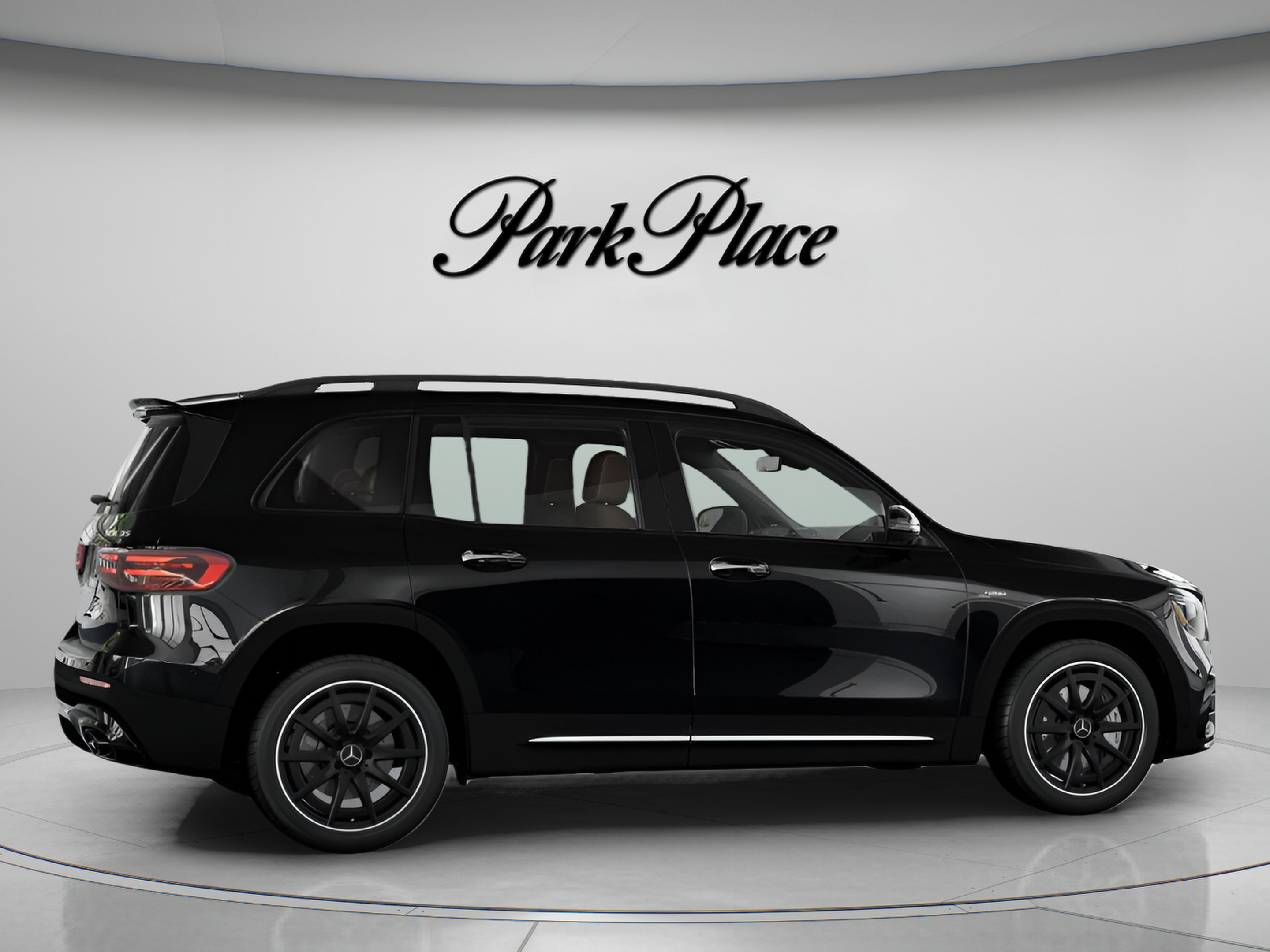 Used 2026 Mercedes-Benz GLB 35 AMG 4MATIC image 25