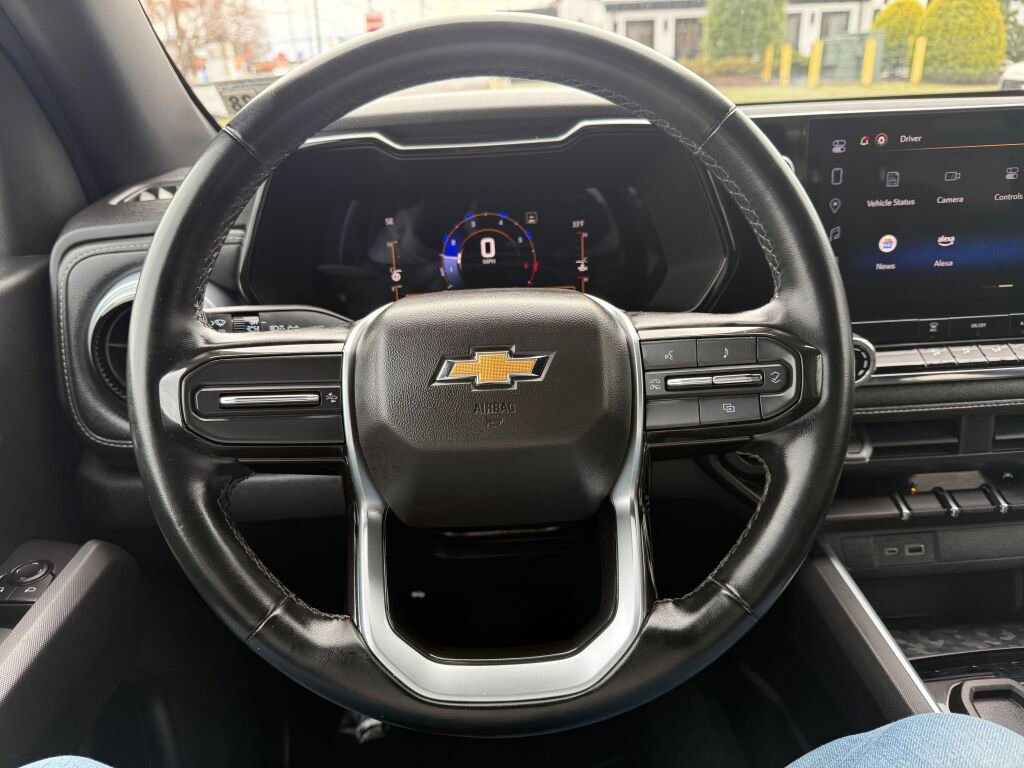 Used 2023 Chevrolet Colorado LT RWD image 12