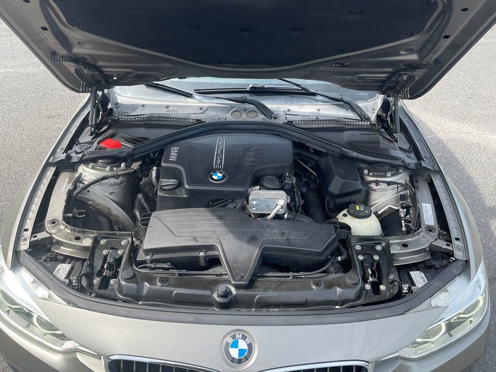 Used 2016 BMW 328i xDrive Sedan AWD/4WD image 12