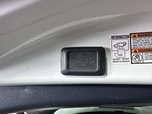 Used 2016 Toyota RAV4 Limited AWD/4WD image 14