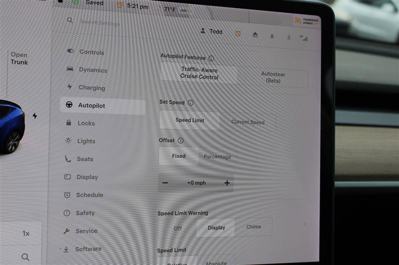 Used 2022 Tesla Model Y Long Range image 14