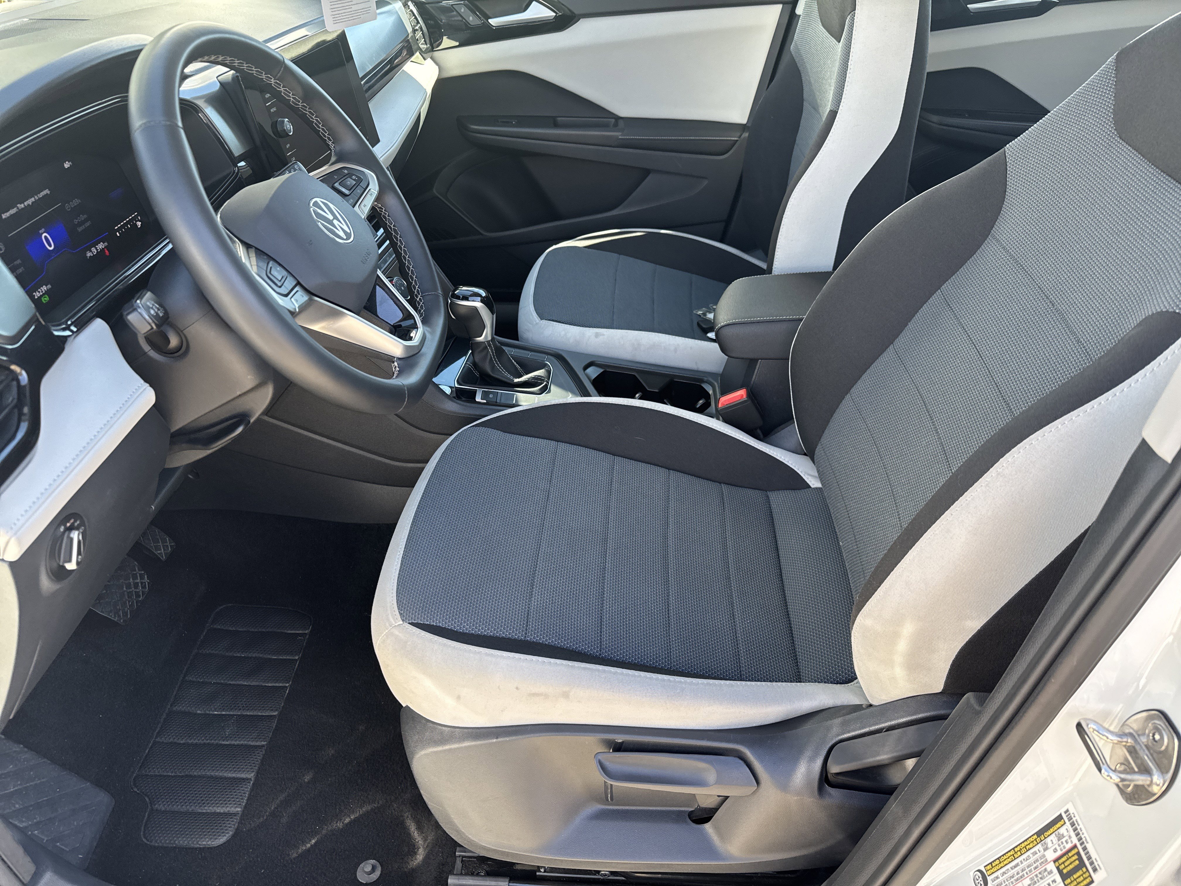 Certified 2025 Volkswagen Taos S image 5