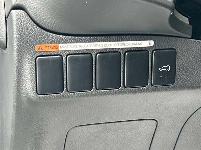 Used 2016 Mitsubishi Outlander GT AWD/4WD image 21