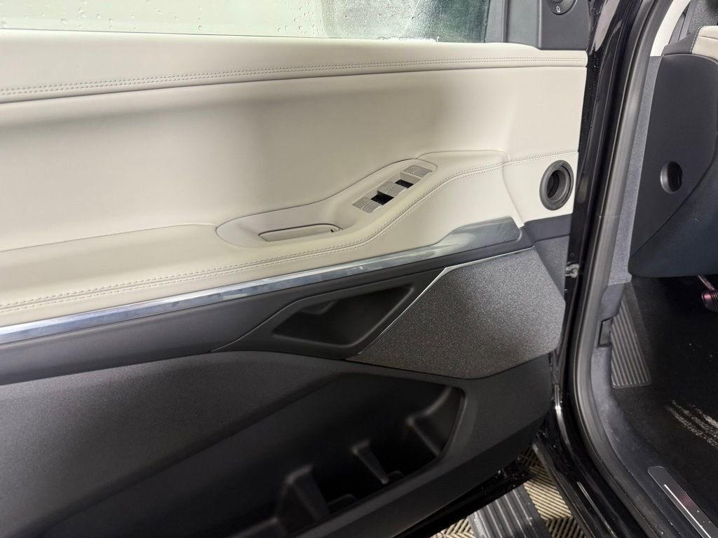 New 2025 Lincoln Navigator Reserve image 17