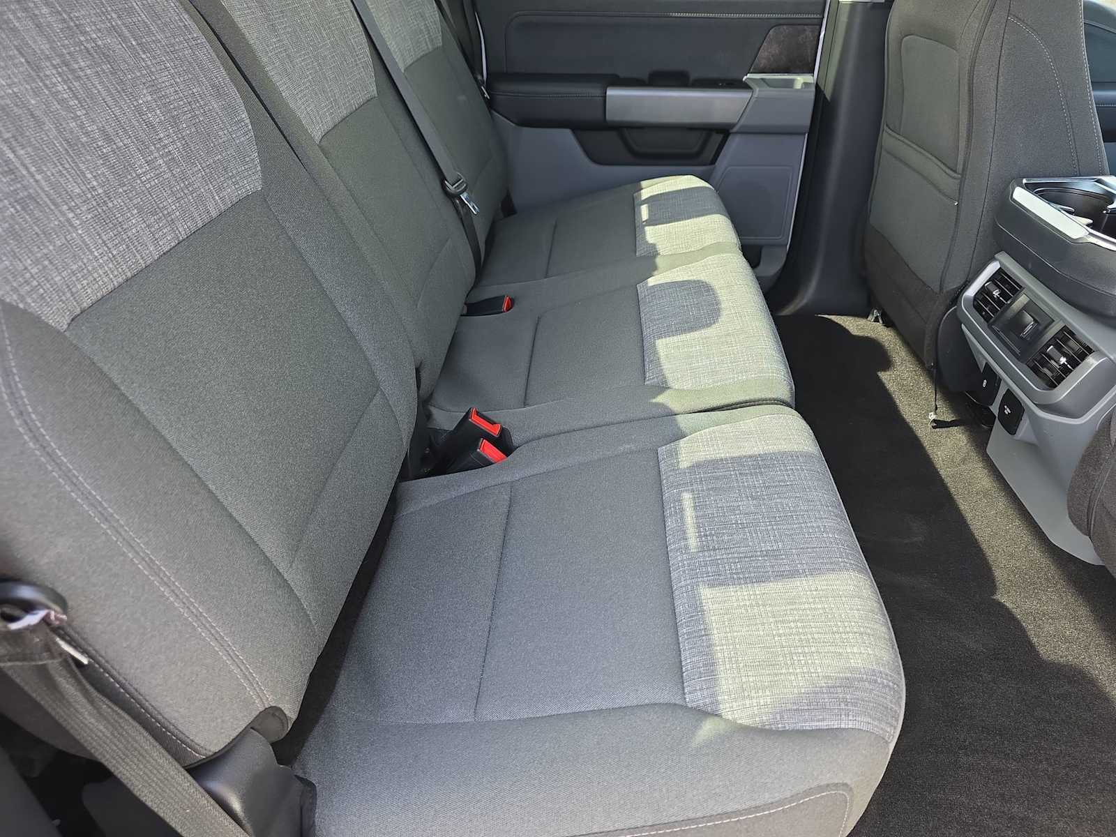 Used 2022 Ford F150 Lightning XLT image 17