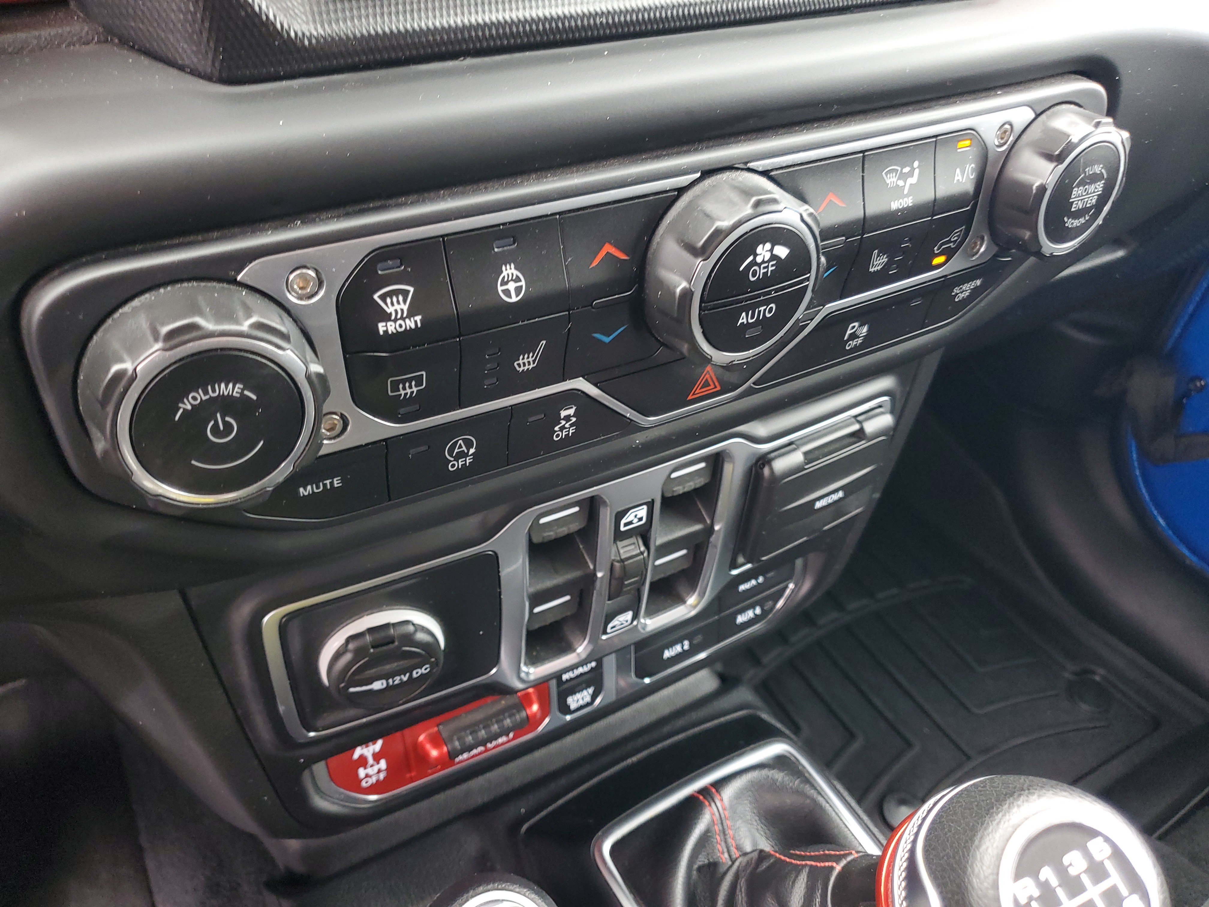 Used 2021 Jeep Wrangler Unlimited Rubicon w/ Dual Top Group AWD/4WD image 32