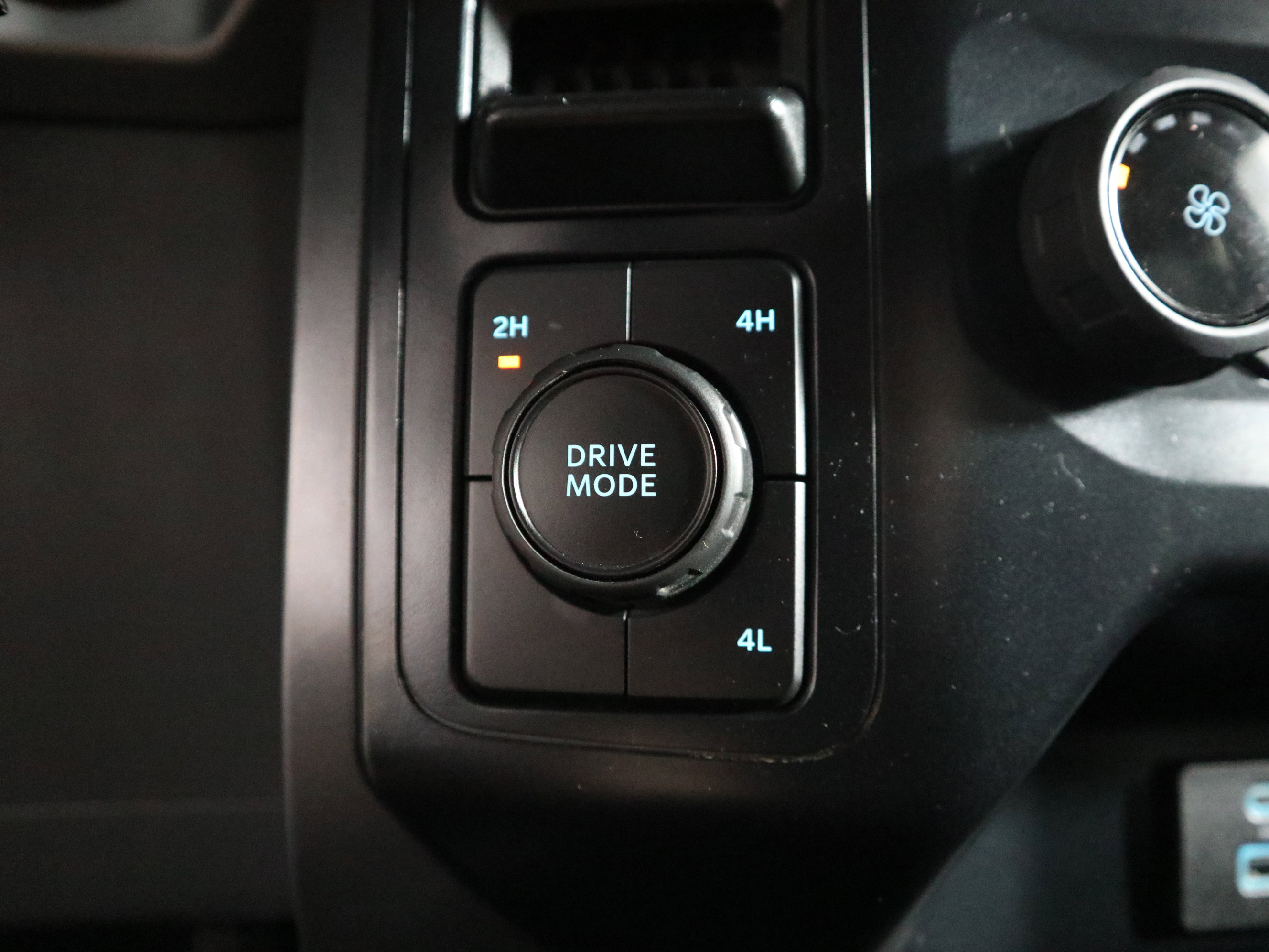 Used 2023 Ford F150 XLT image 30