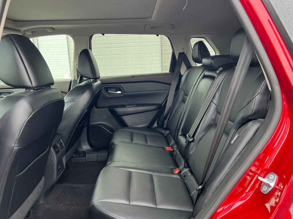 Used 2022 Nissan Rogue SV w/ SV Premium Package image 15