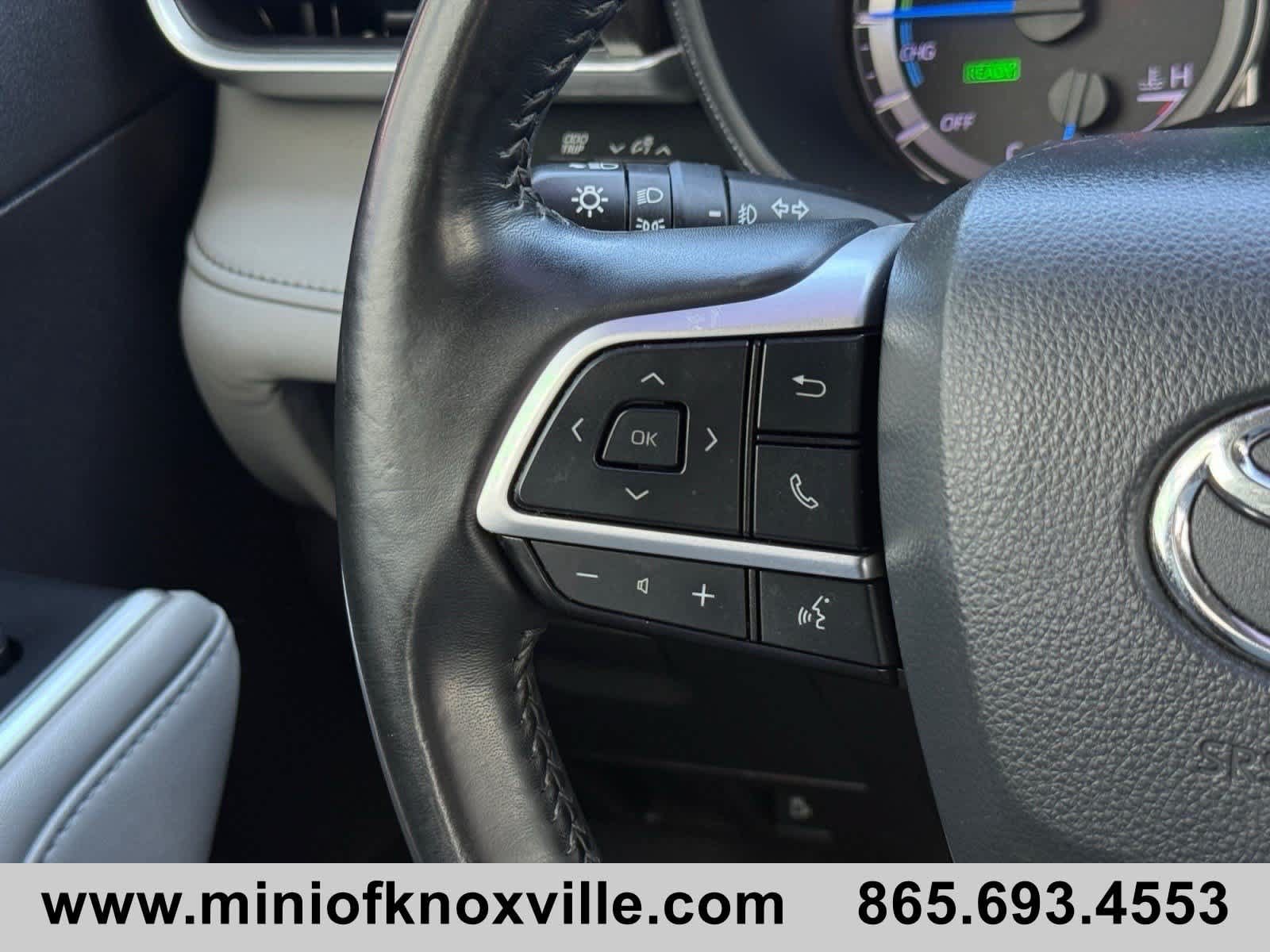 Used 2022 Toyota Highlander LE AWD/4WD image 22