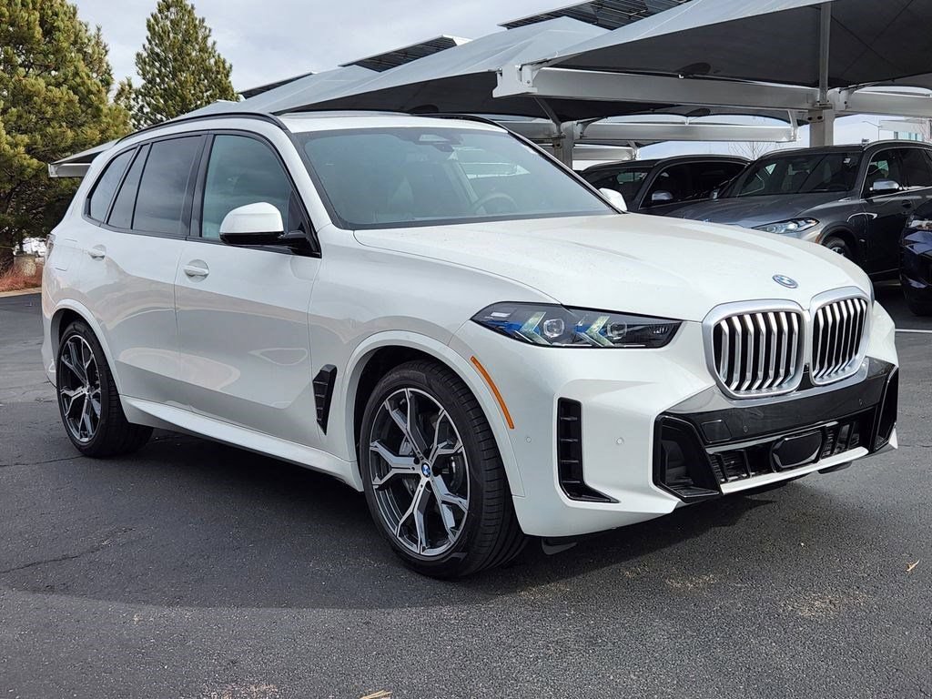 Used 2026 BMW X5 xDrive50e w/ M Sport Package AWD/4WD image 5